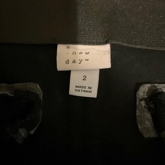 Pants - Picture 5 of 5